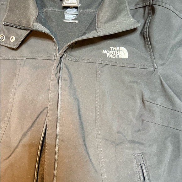 The North Face Women’s Jacket - Picture 2 of 3